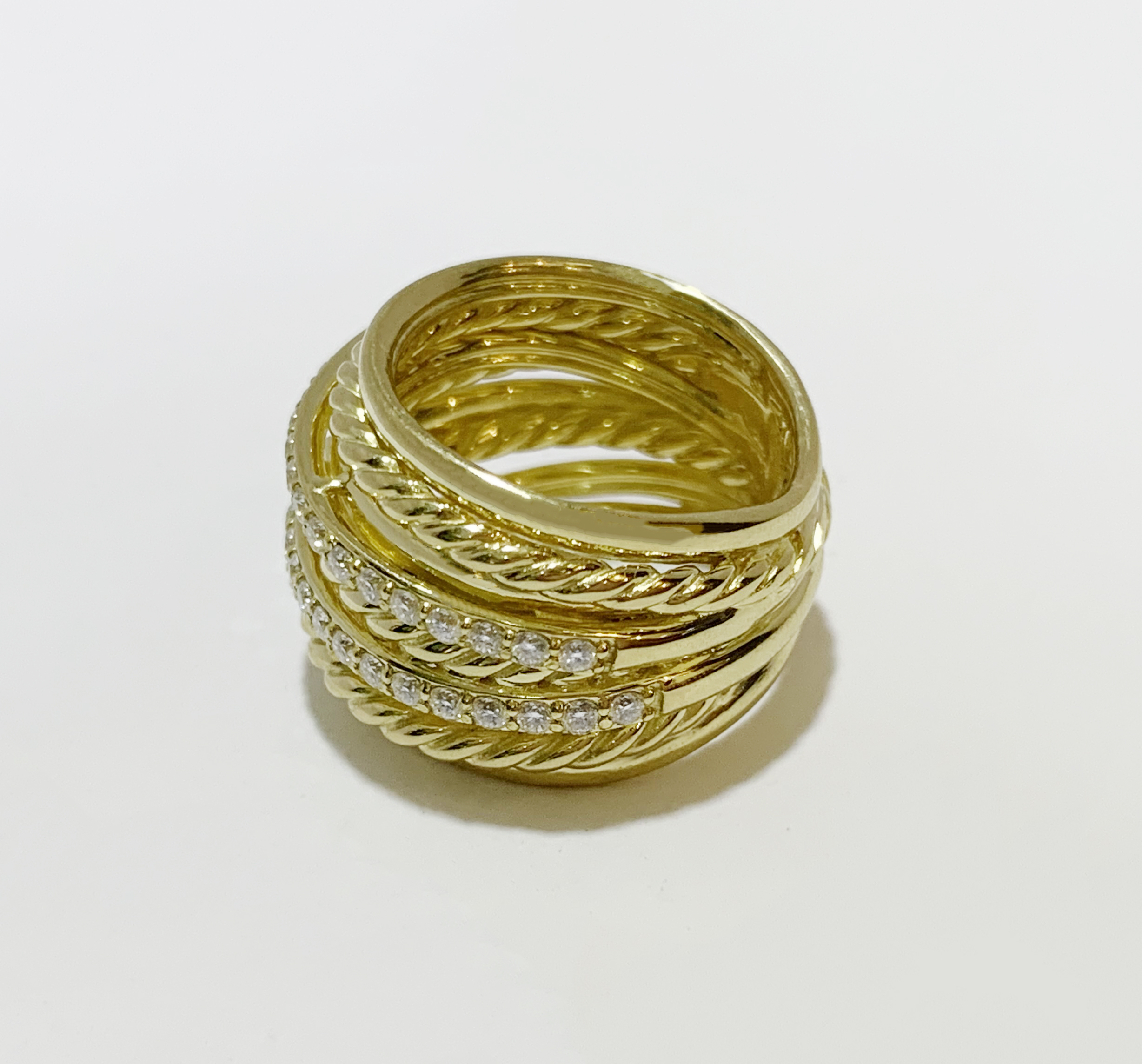 David Yurman Crossover Wide Ring in 18K Yellow Gold with Diamonds