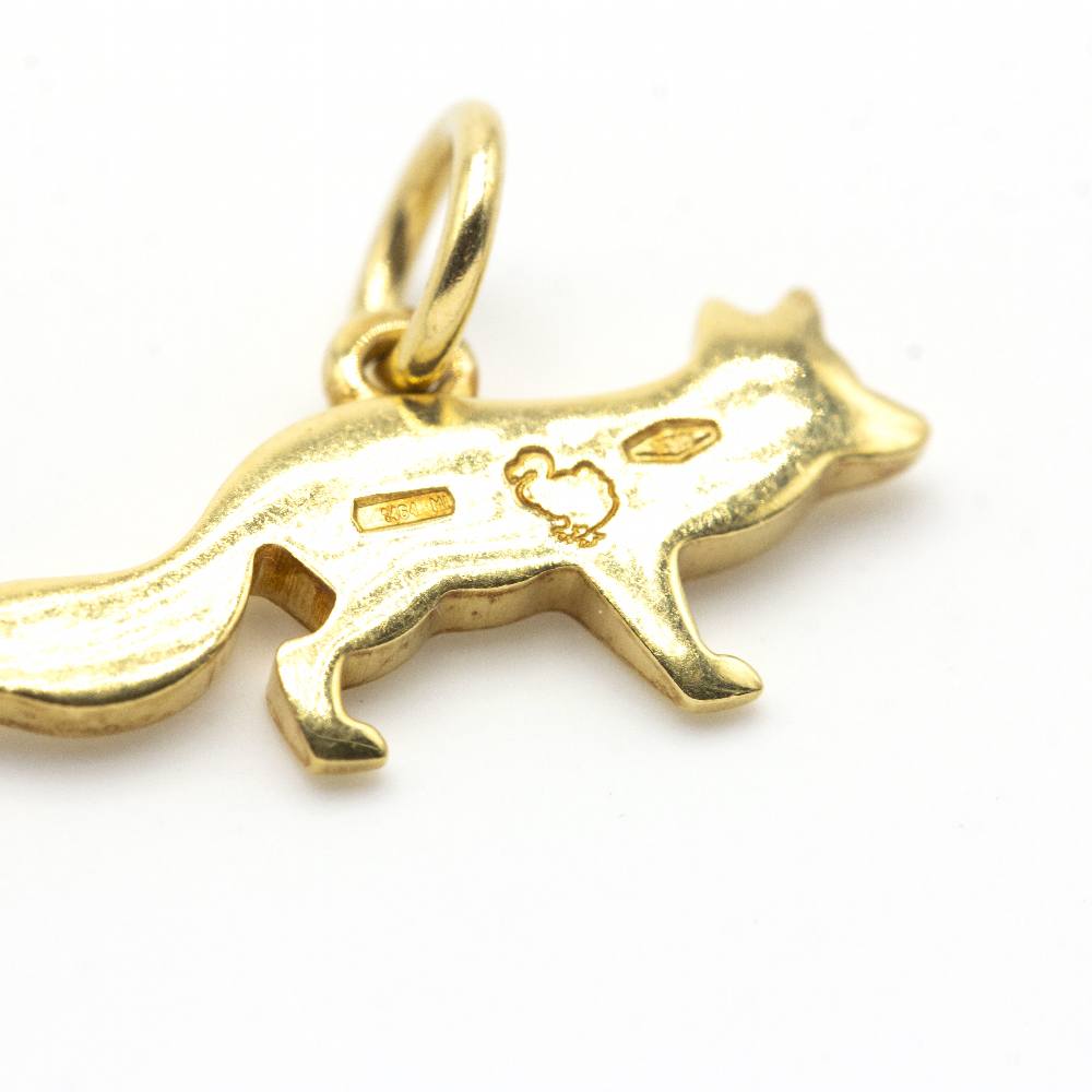 True Pendant in Yellow Gold