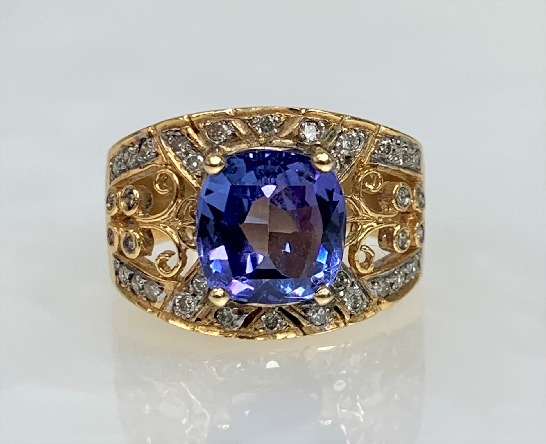 18K Yellow Gold Cushion Cut Tanzanite Diamond Ring